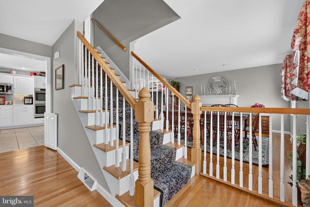695 SUE DR, Lititz, PA 17543