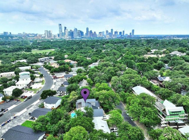 2212 Trailside DR, Austin, TX 78704