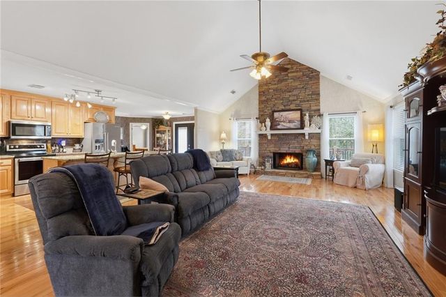 6117 Misty Valley SE Drive, Acworth, GA 30102