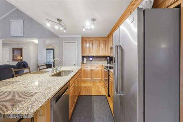 6117 Misty Valley SE Drive, Acworth, GA 30102