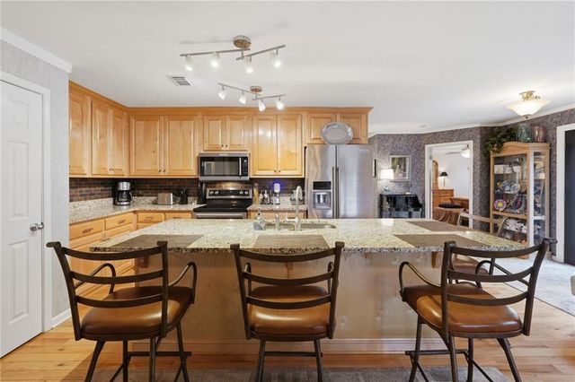 6117 Misty Valley SE Drive, Acworth, GA 30102