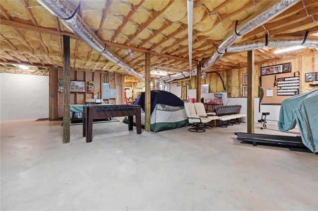 6117 Misty Valley SE Drive, Acworth, GA 30102