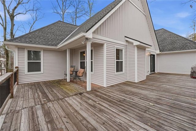 6117 Misty Valley SE Drive, Acworth, GA 30102