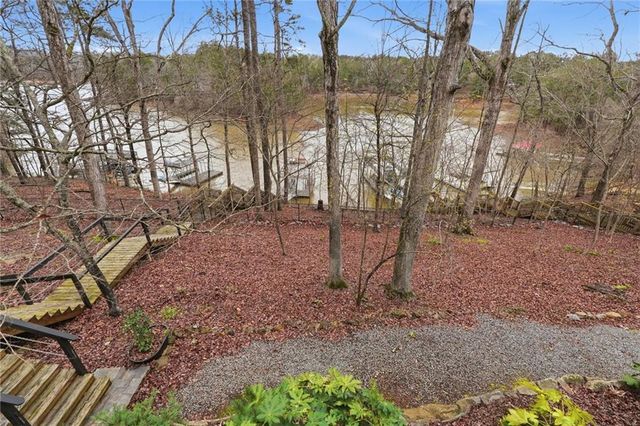 6117 Misty Valley SE Drive, Acworth, GA 30102