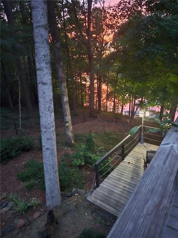 6117 Misty Valley SE Drive, Acworth, GA 30102