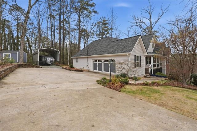 6117 Misty Valley SE Drive, Acworth, GA 30102