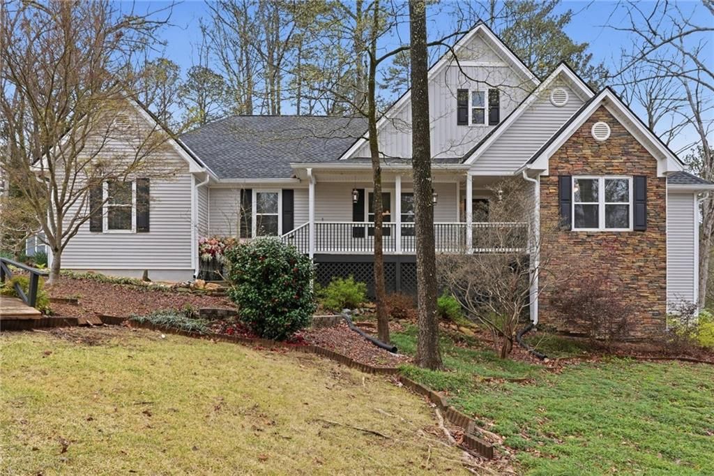 6117 Misty Valley SE Drive, Acworth, GA 30102