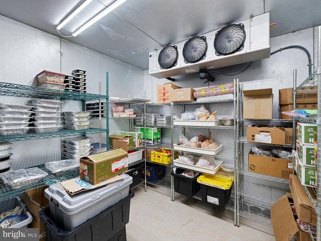 484 N DUPONT HWY, Dover, DE 19901