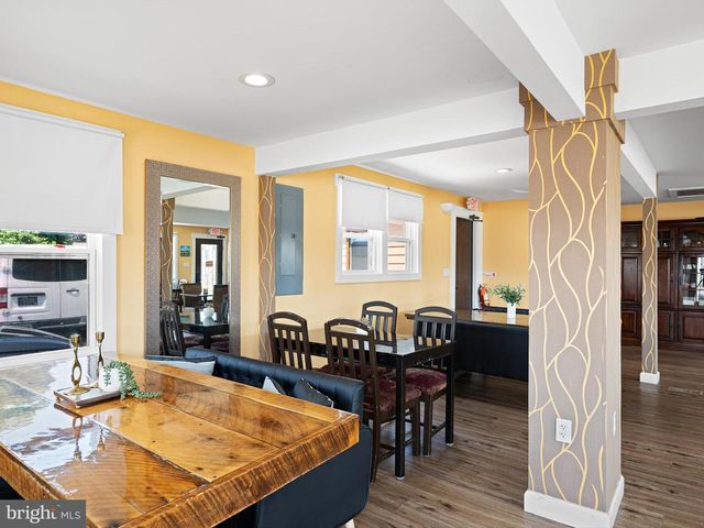 484 N DUPONT HWY, Dover, DE 19901