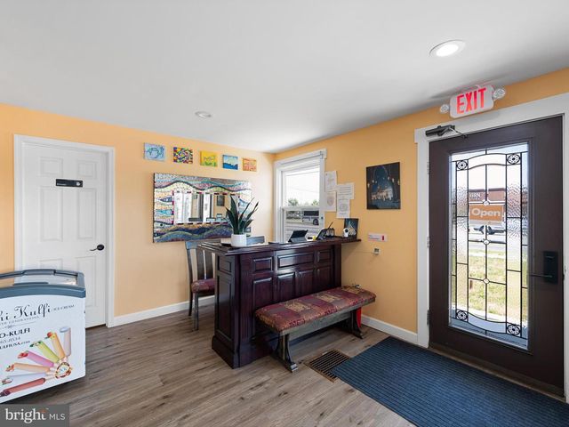 484 N DUPONT HWY, Dover, DE 19901