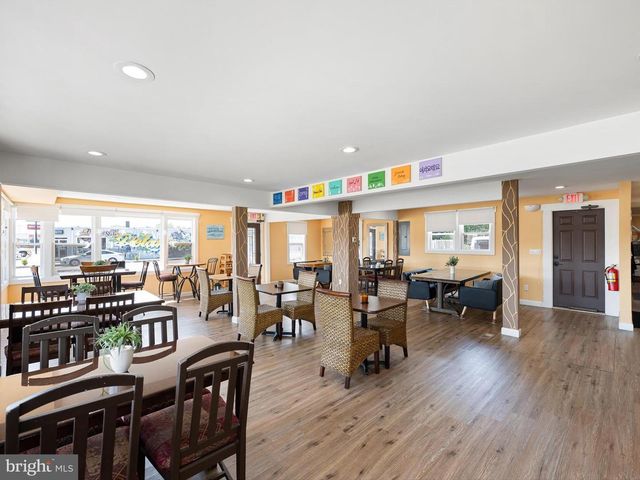 484 N DUPONT HWY, Dover, DE 19901