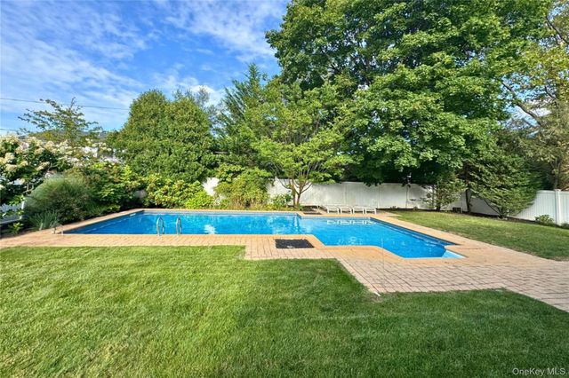 22 Delaware Avenue, Jericho, NY 11753