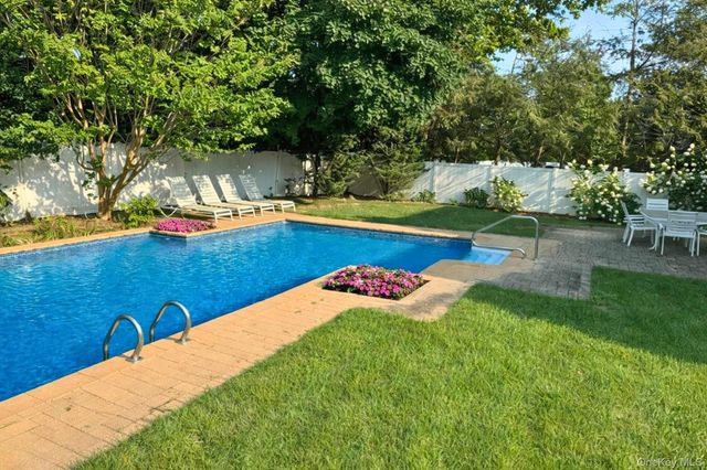 22 Delaware Avenue, Jericho, NY 11753