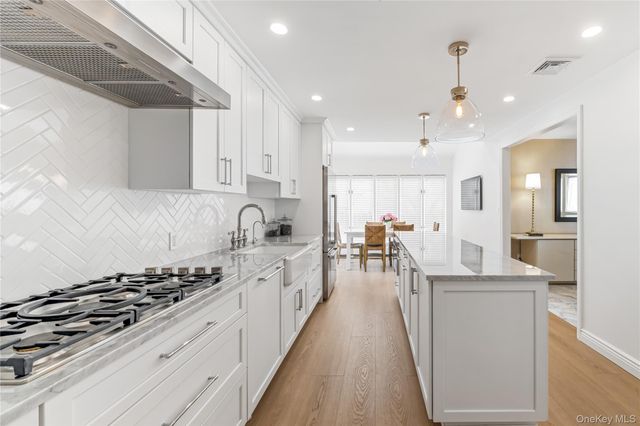 22 Delaware Avenue, Jericho, NY 11753