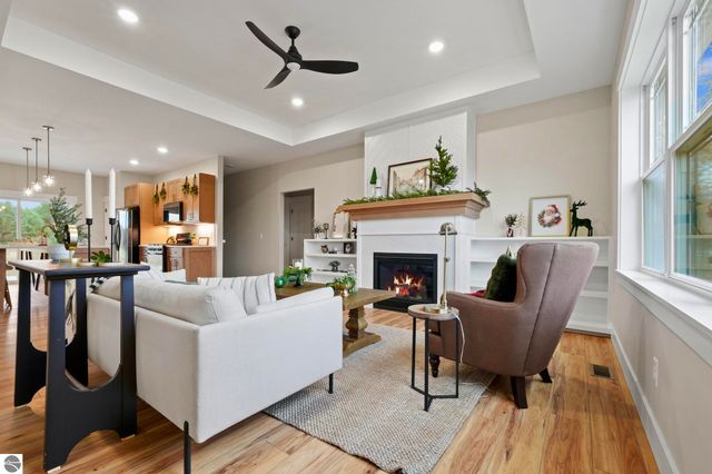 1546 Oban Way, Traverse City, MI 49696