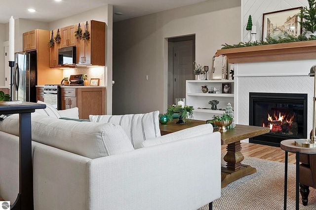 1546 Oban Way, Traverse City, MI 49696