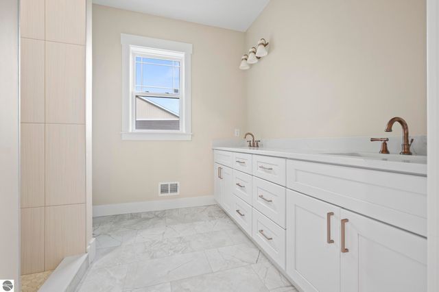 1546 Oban Way, Traverse City, MI 49696