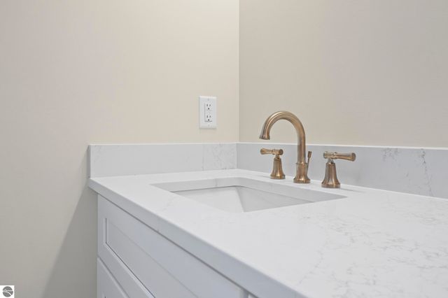 1546 Oban Way, Traverse City, MI 49696