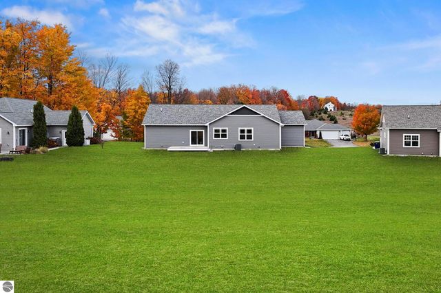 1546 Oban Way, Traverse City, MI 49696