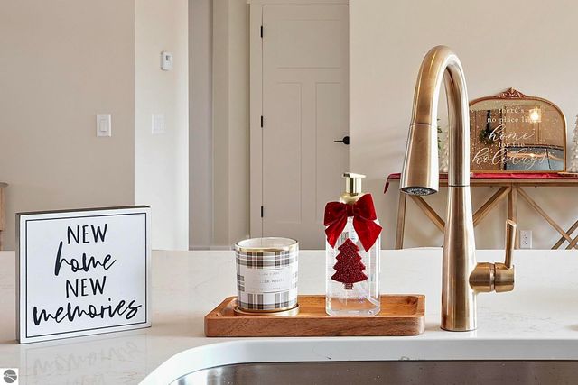 1546 Oban Way, Traverse City, MI 49696