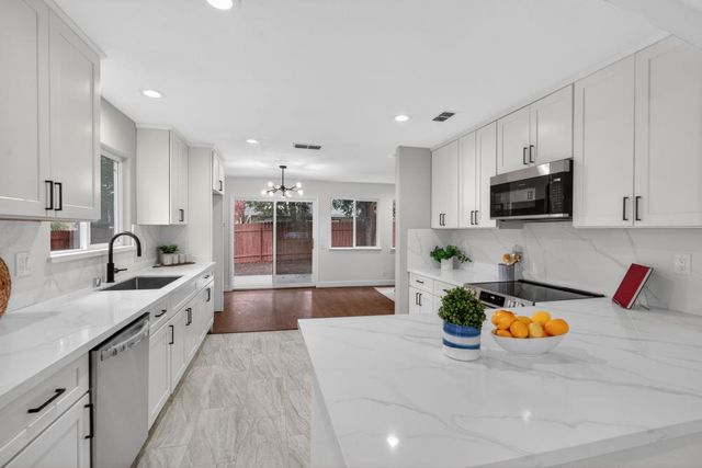 1373 grendel way, Sacramento, CA 95833