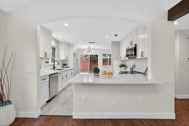 1373 grendel way, Sacramento, CA 95833