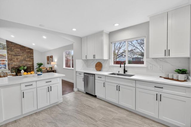 1373 grendel way, Sacramento, CA 95833