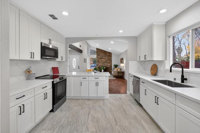 1373 grendel way, Sacramento, CA 95833