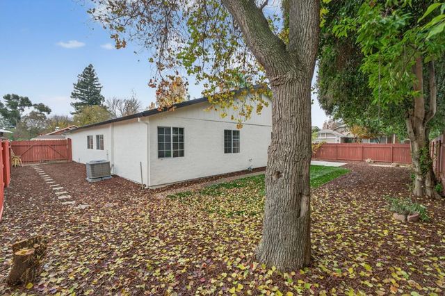 1373 grendel way, Sacramento, CA 95833