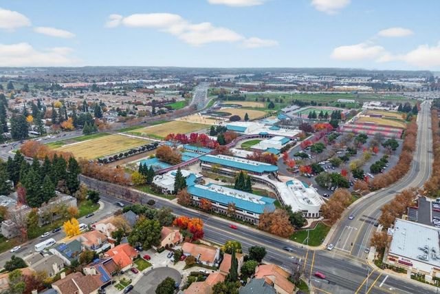 1373 grendel way, Sacramento, CA 95833