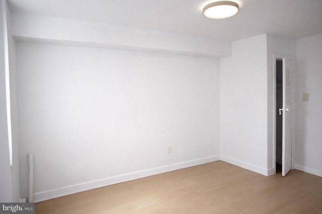 250 E COLLEGE AVE, York, PA 17403