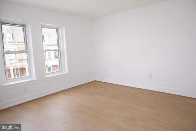 250 E COLLEGE AVE, York, PA 17403