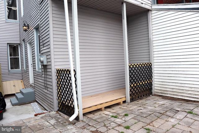 250 E COLLEGE AVE, York, PA 17403