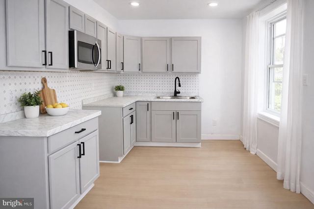 250 E COLLEGE AVE, York, PA 17403