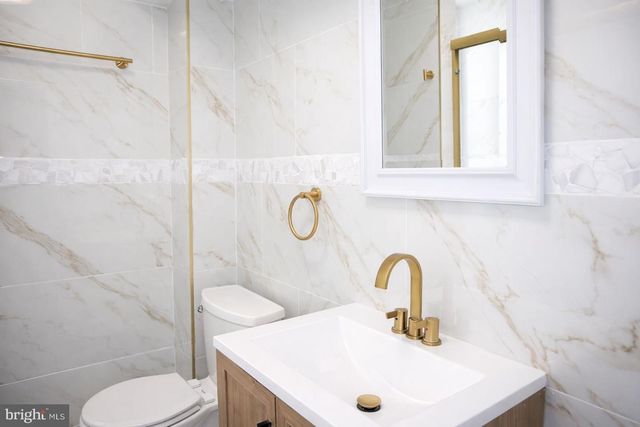 250 E COLLEGE AVE, York, PA 17403