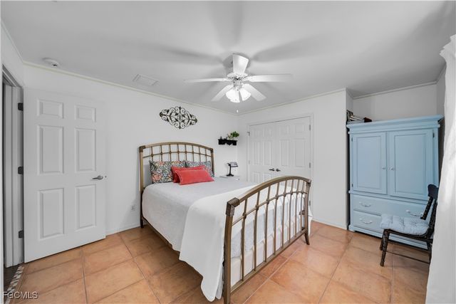 1811 NE 5th TER, Cape Coral, FL 33909