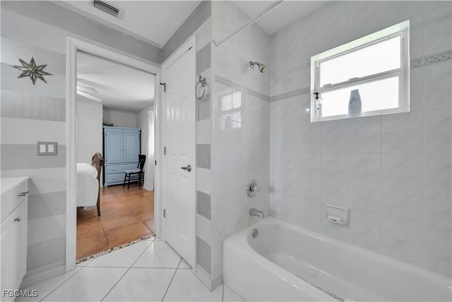 1811 NE 5th TER, Cape Coral, FL 33909