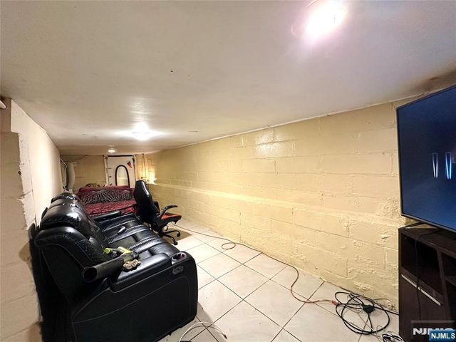 341 18th Street, Newark, NJ 07103