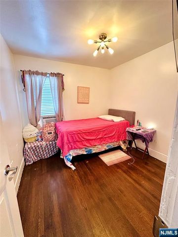 341 18th Street, Newark, NJ 07103