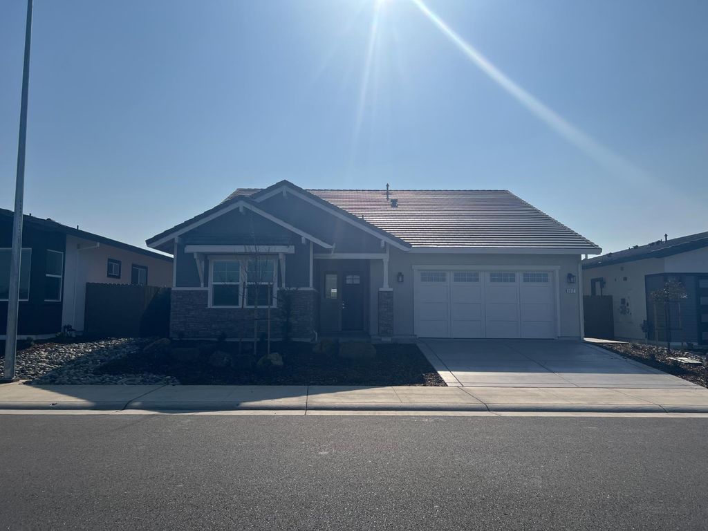 9017 Elliott Springs Dr, Elk Grove, CA 95624