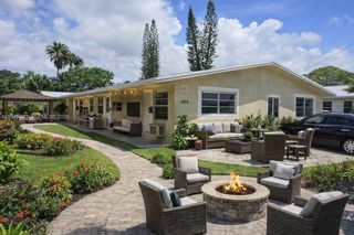 400 SE 4th Ave 1, Hallandale Beach, FL 33009