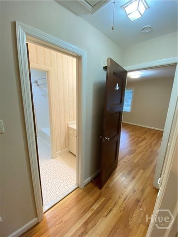 139 E 55th Street, Savannah, GA 31406