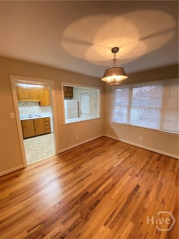 139 E 55th Street, Savannah, GA 31406