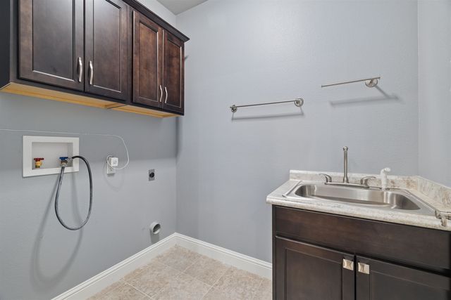 1409 Robbinwood Ct., Longview, TX 75601