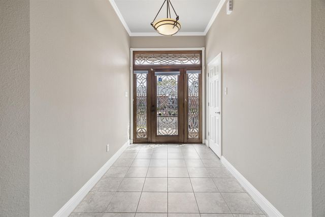 1409 Robbinwood Ct., Longview, TX 75601