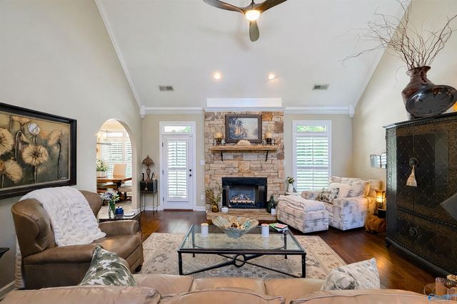 2404 Hideaway Place SE, Decatur, AL 35603