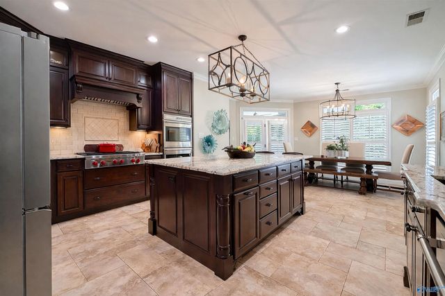 2404 Hideaway Place SE, Decatur, AL 35603
