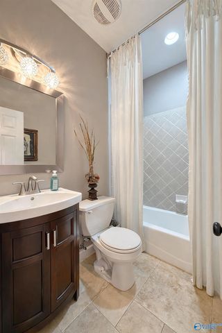2404 Hideaway Place SE, Decatur, AL 35603