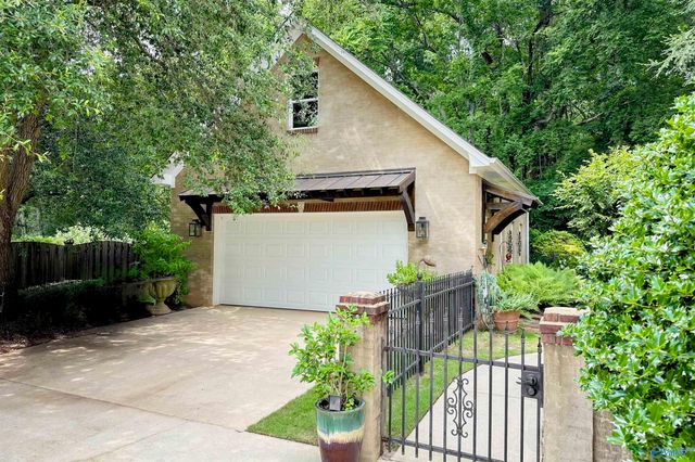 2404 Hideaway Place SE, Decatur, AL 35603