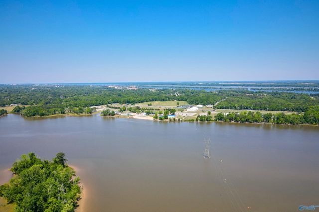 2404 Hideaway Place SE, Decatur, AL 35603